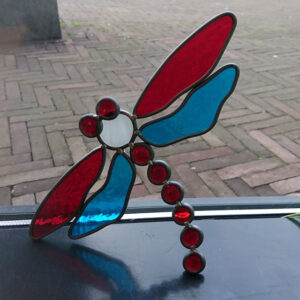 Libelle Glas in lood, rood/blauw
